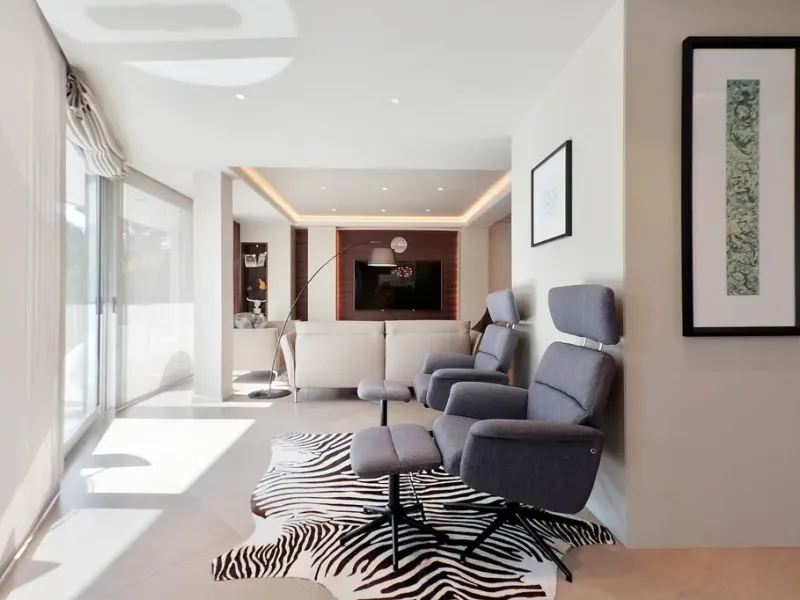 Magnificent High-End Villa Just 50 Meters from the Sea in Gava Mar, Barcelona