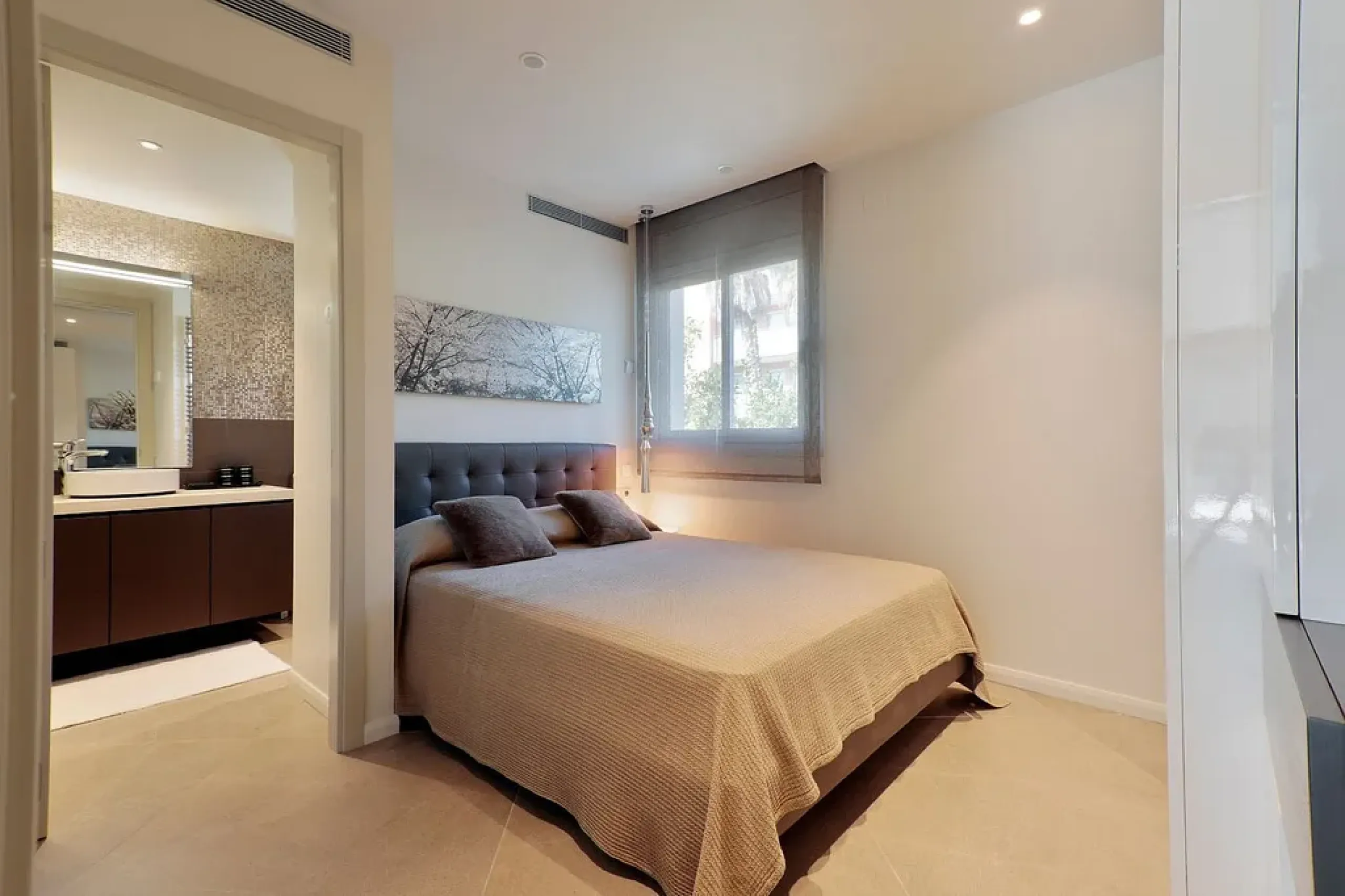 Magnificent High-End Villa Just 50 Meters from the Sea in Gava Mar, Barcelona