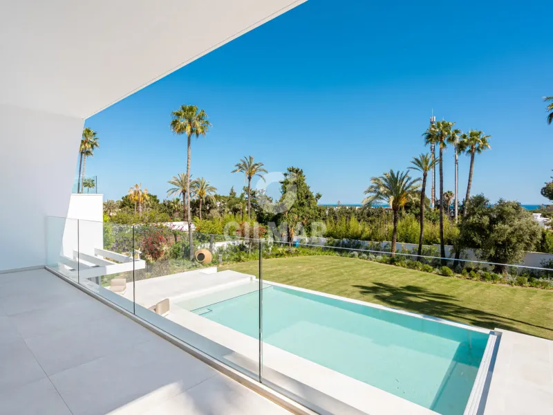 Villa in Estepona Este - Málaga