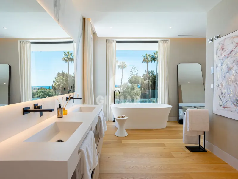 Villa in Estepona Este - Málaga