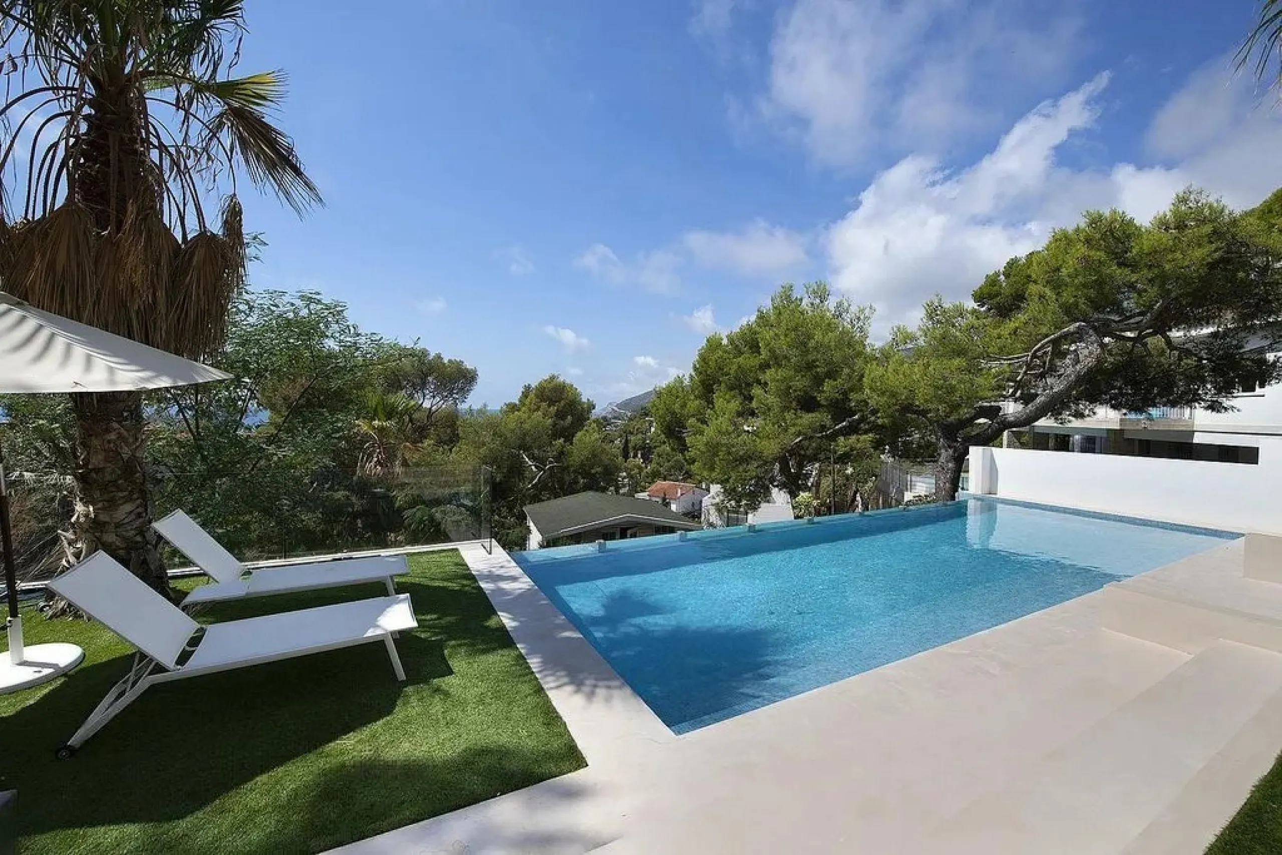 Villa de diseño con vistas panorámicas al mar en Bellamar, Castelldefels, Barcelona