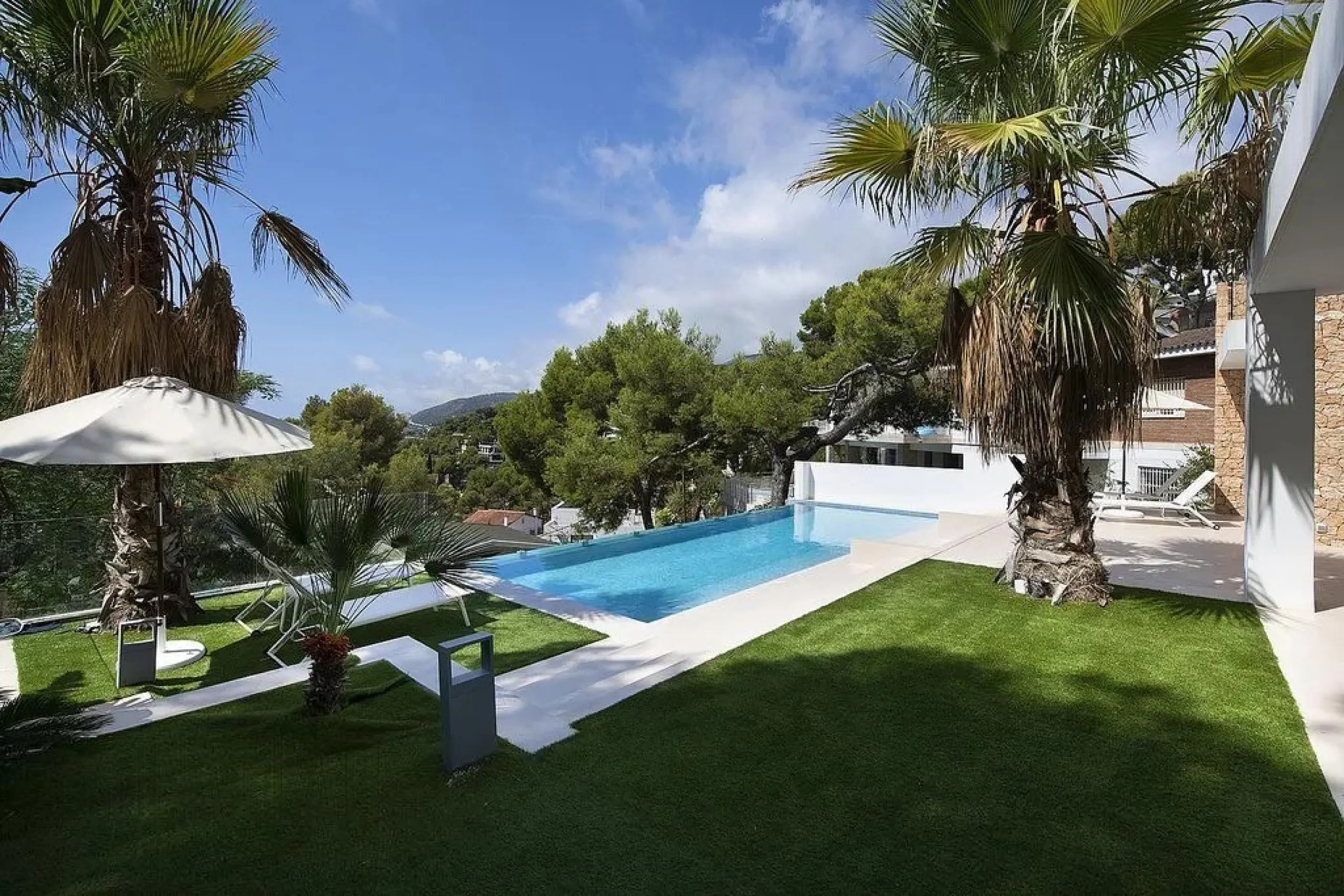 Villa de diseño con vistas panorámicas al mar en Bellamar, Castelldefels, Barcelona