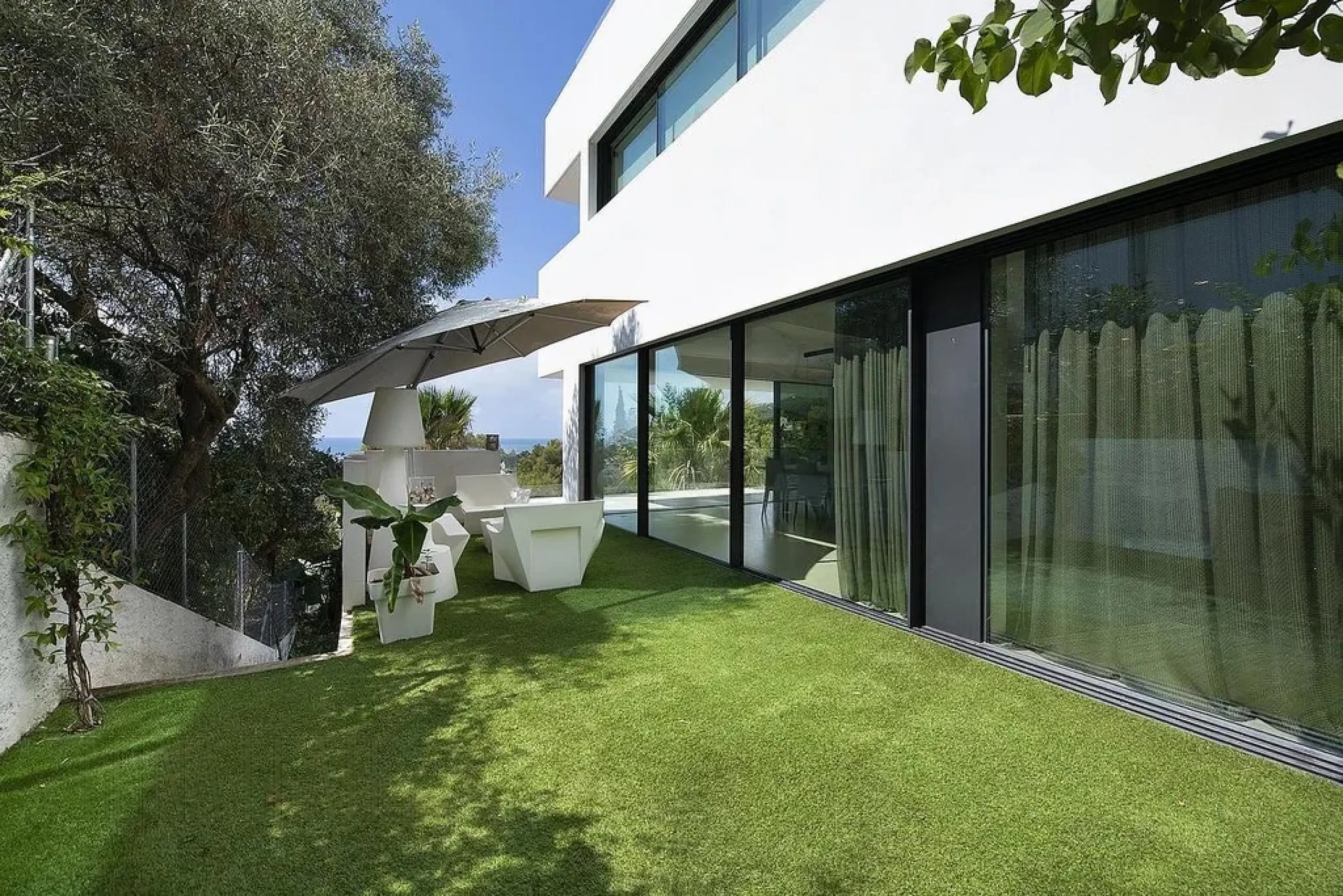Villa de diseño con vistas panorámicas al mar en Bellamar, Castelldefels, Barcelona
