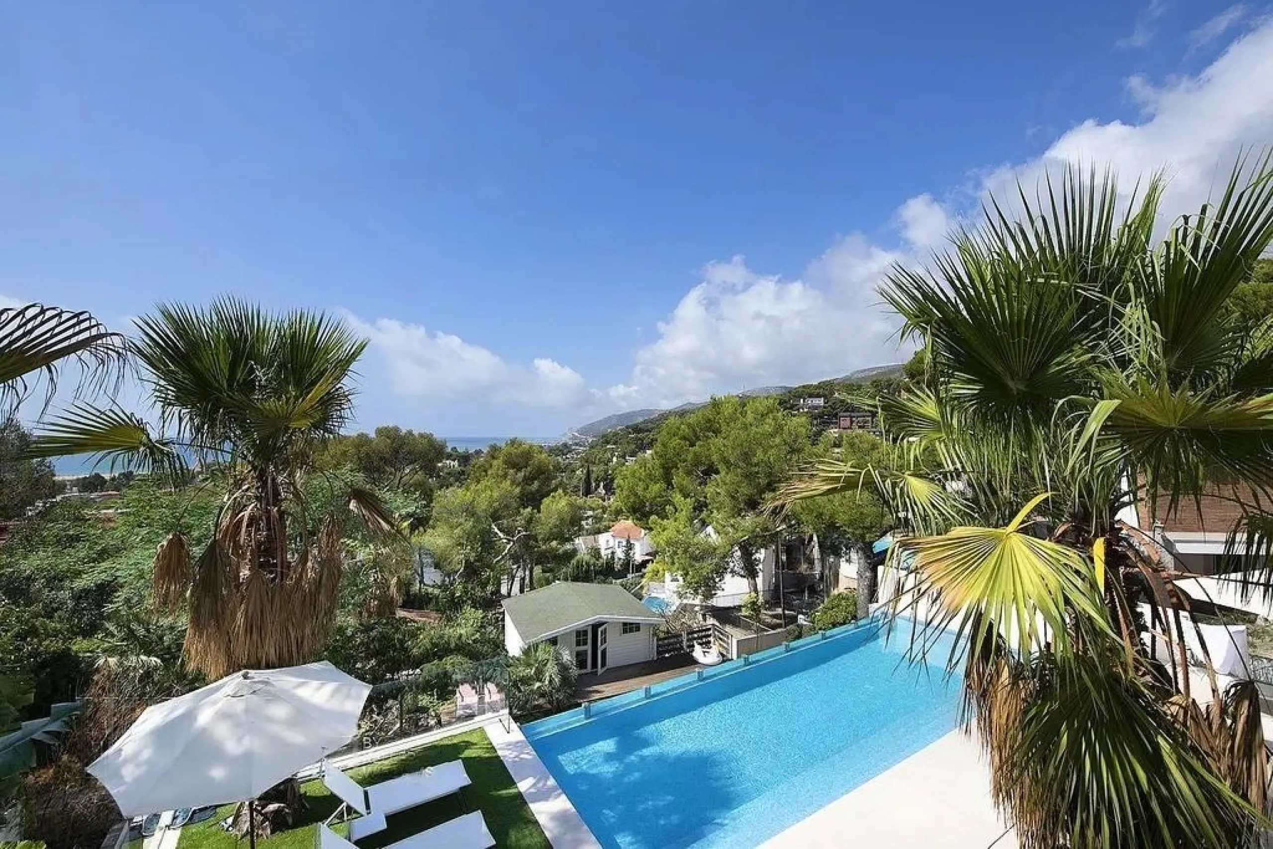 Villa de diseño con vistas panorámicas al mar en Bellamar, Castelldefels, Barcelona