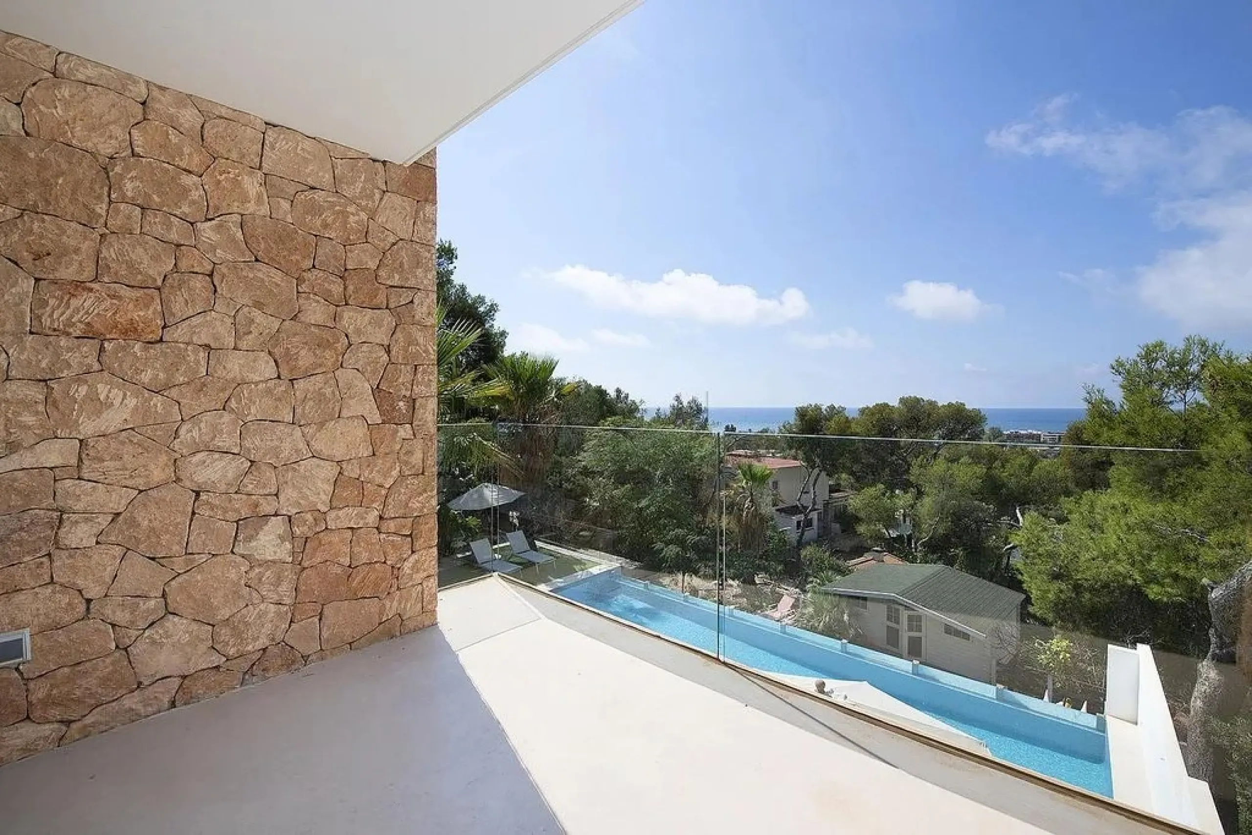 Villa de diseño con vistas panorámicas al mar en Bellamar, Castelldefels, Barcelona
