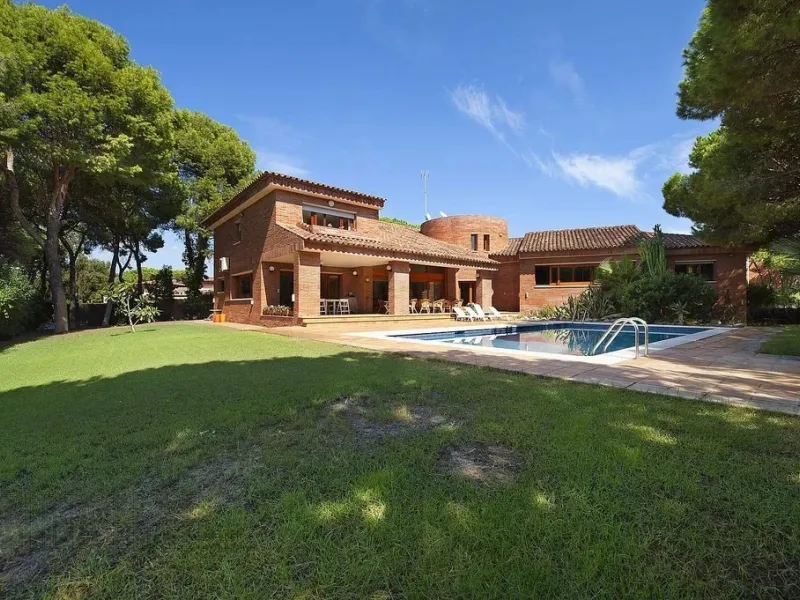 Luxury Villa in the Prestigious Gava Mar Area, Barcelona