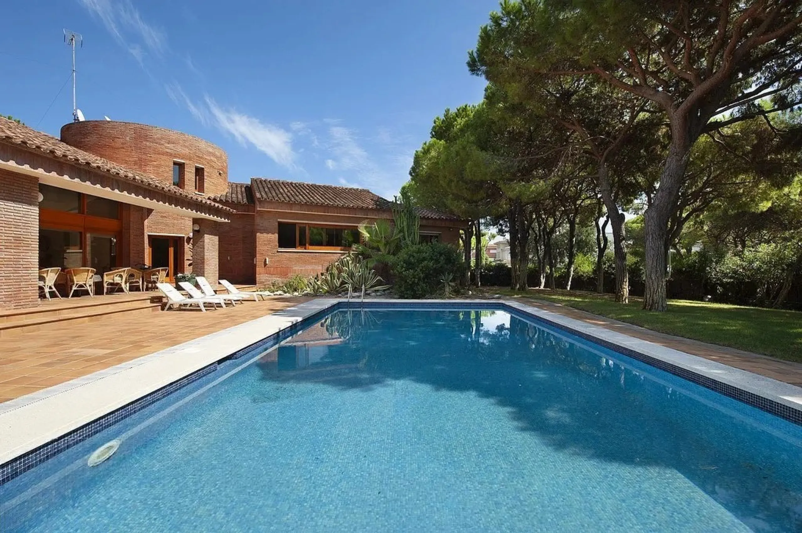 Luxury Villa in the Prestigious Gava Mar Area, Barcelona