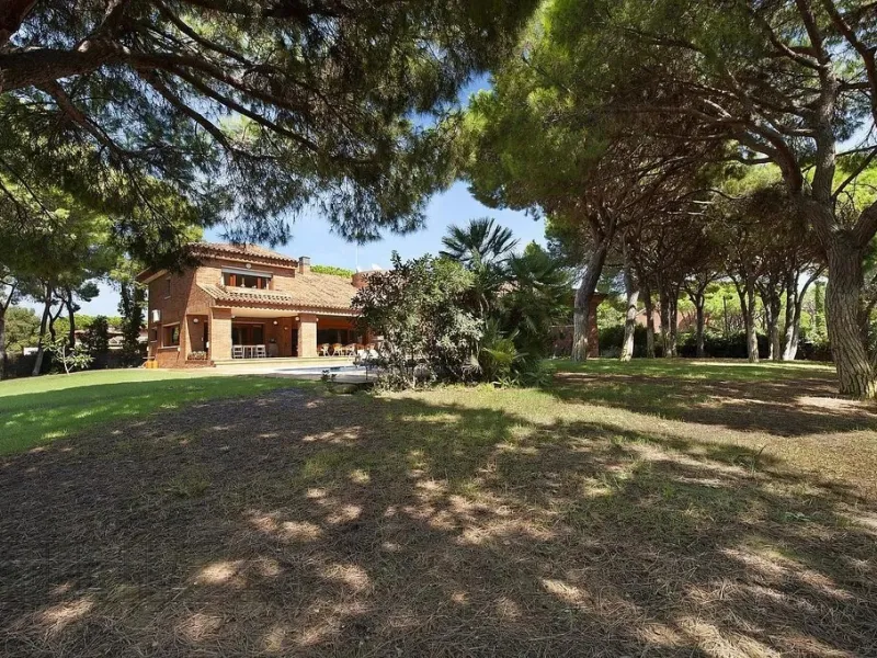 Luxury Villa in the Prestigious Gava Mar Area, Barcelona
