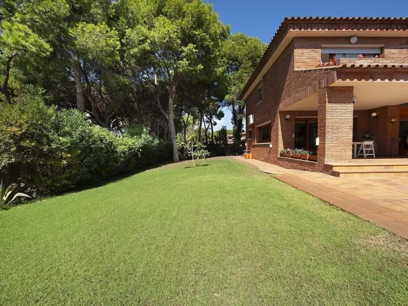 Luxury Villa in the Prestigious Gava Mar Area, Barcelona