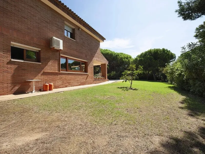 Luxury Villa in the Prestigious Gava Mar Area, Barcelona