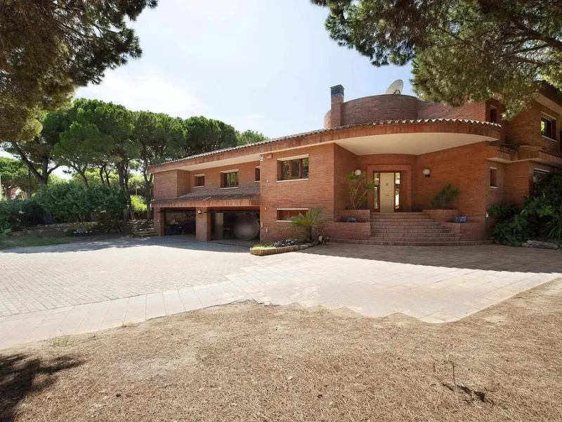 Luxury Villa in the Prestigious Gava Mar Area, Barcelona