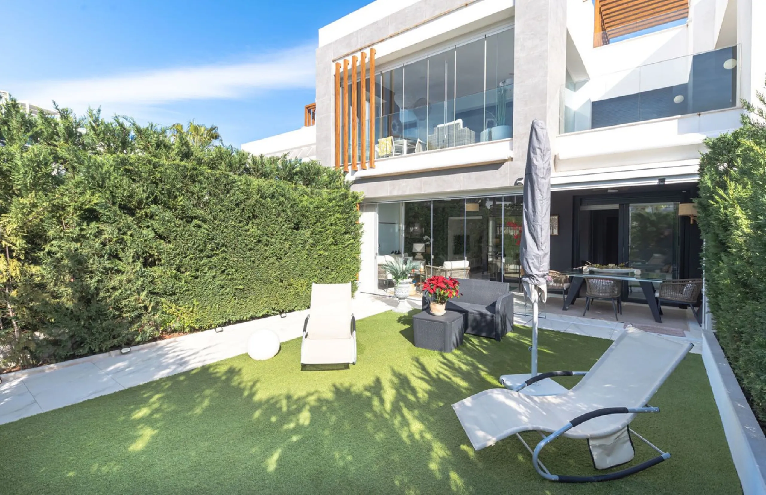 Beautiful ground-floor apartment built in 2020, offered fully furnished and ready to move in — ideal both as a permanent residence or a holiday home.