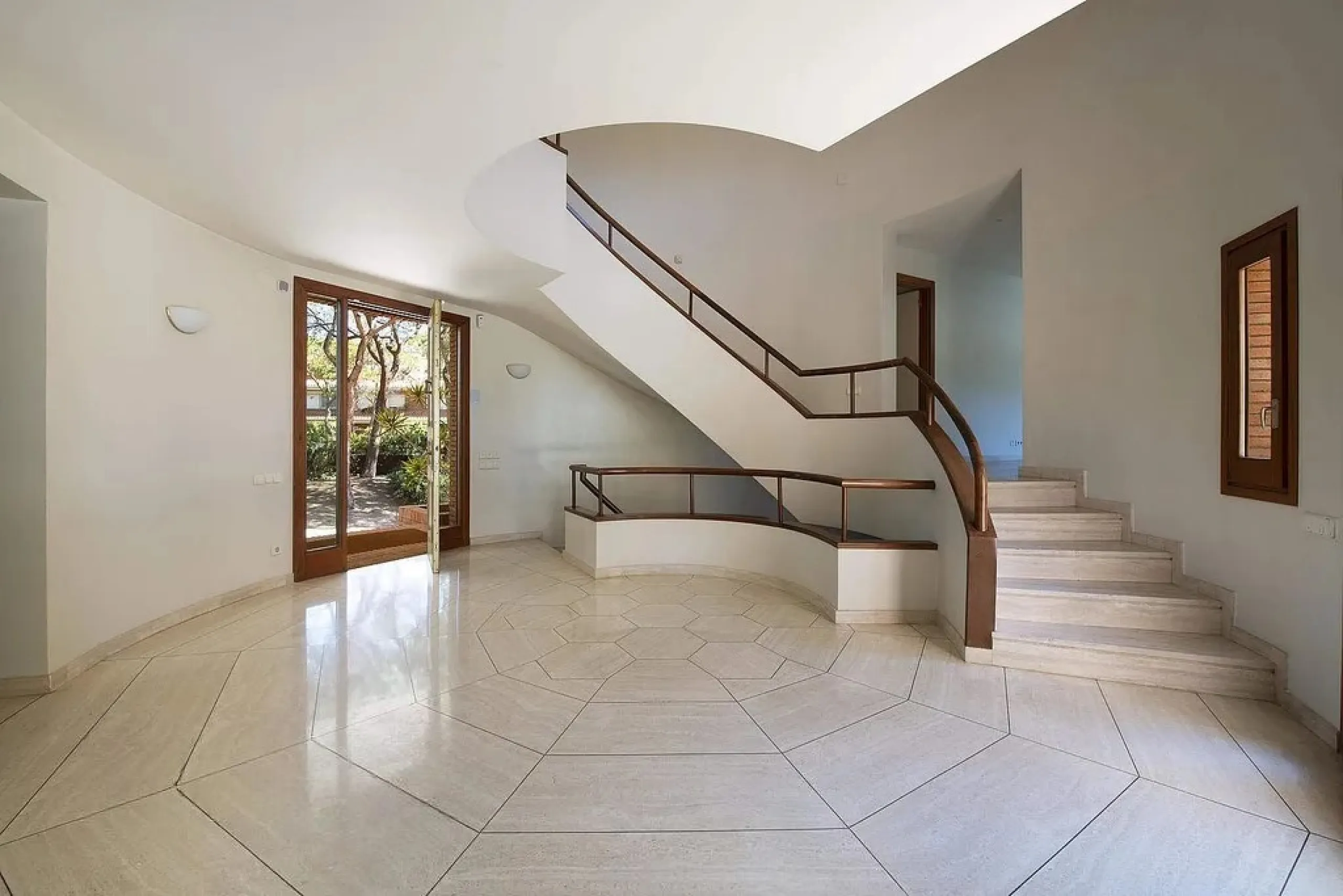 Luxury Villa in the Prestigious Gava Mar Area, Barcelona