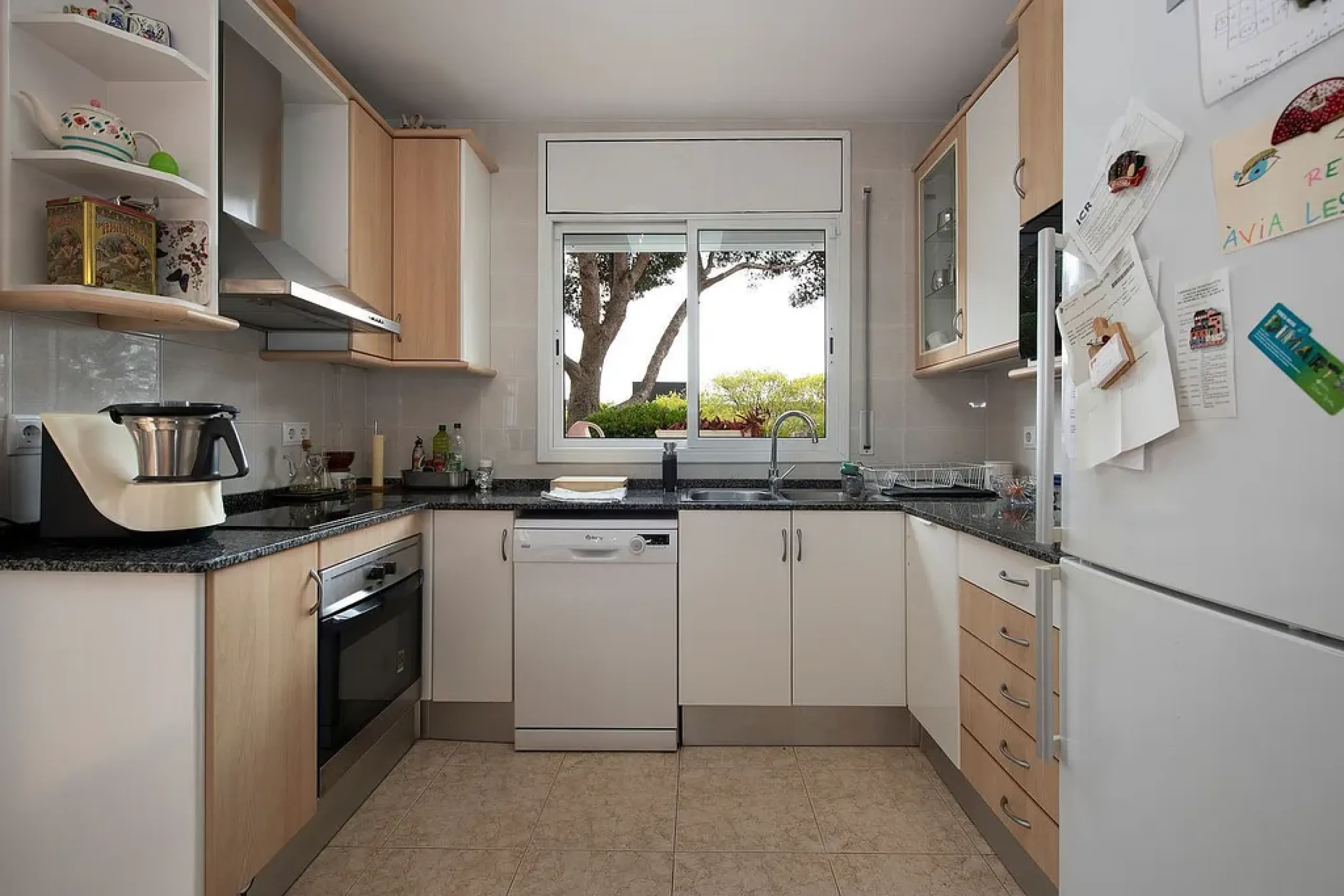 Modern House with Garden and Pool in Castelldefels, Barcelona