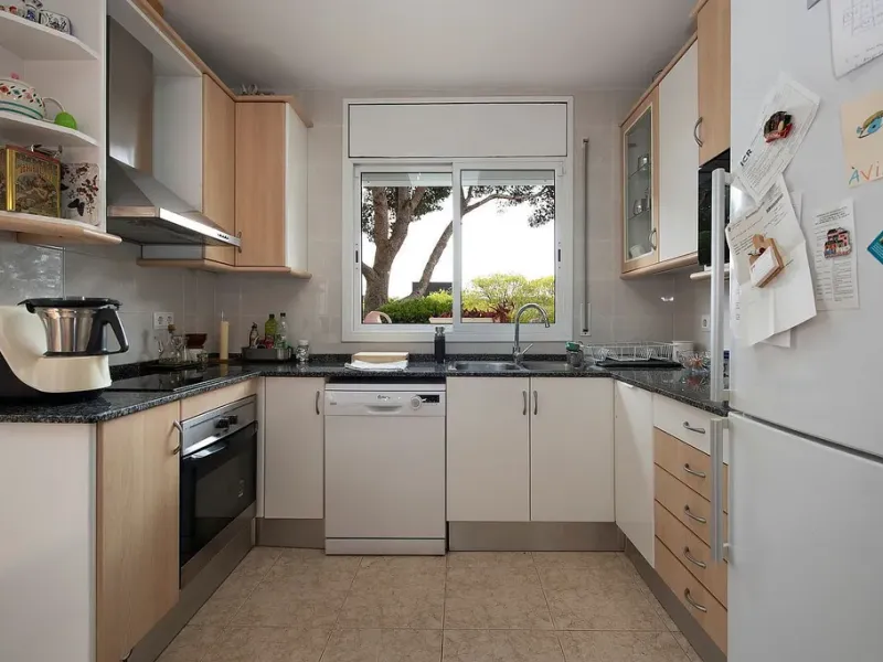 Modern House with Garden and Pool in Castelldefels, Barcelona