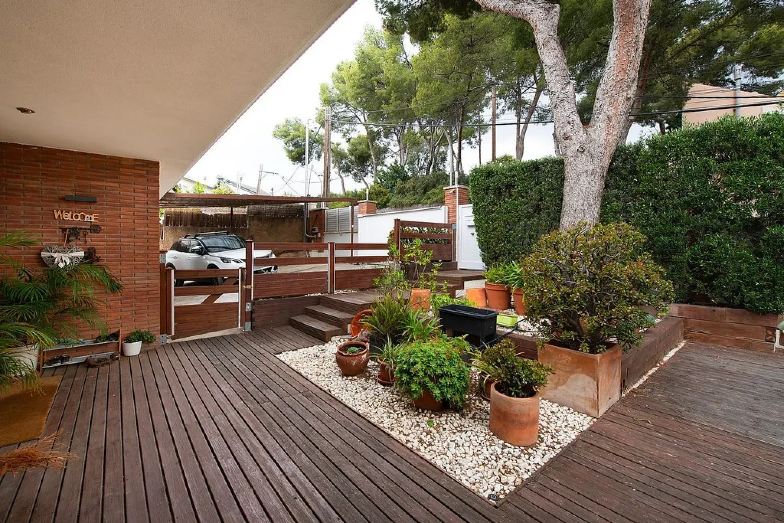 Modern House with Garden and Pool in Castelldefels, Barcelona