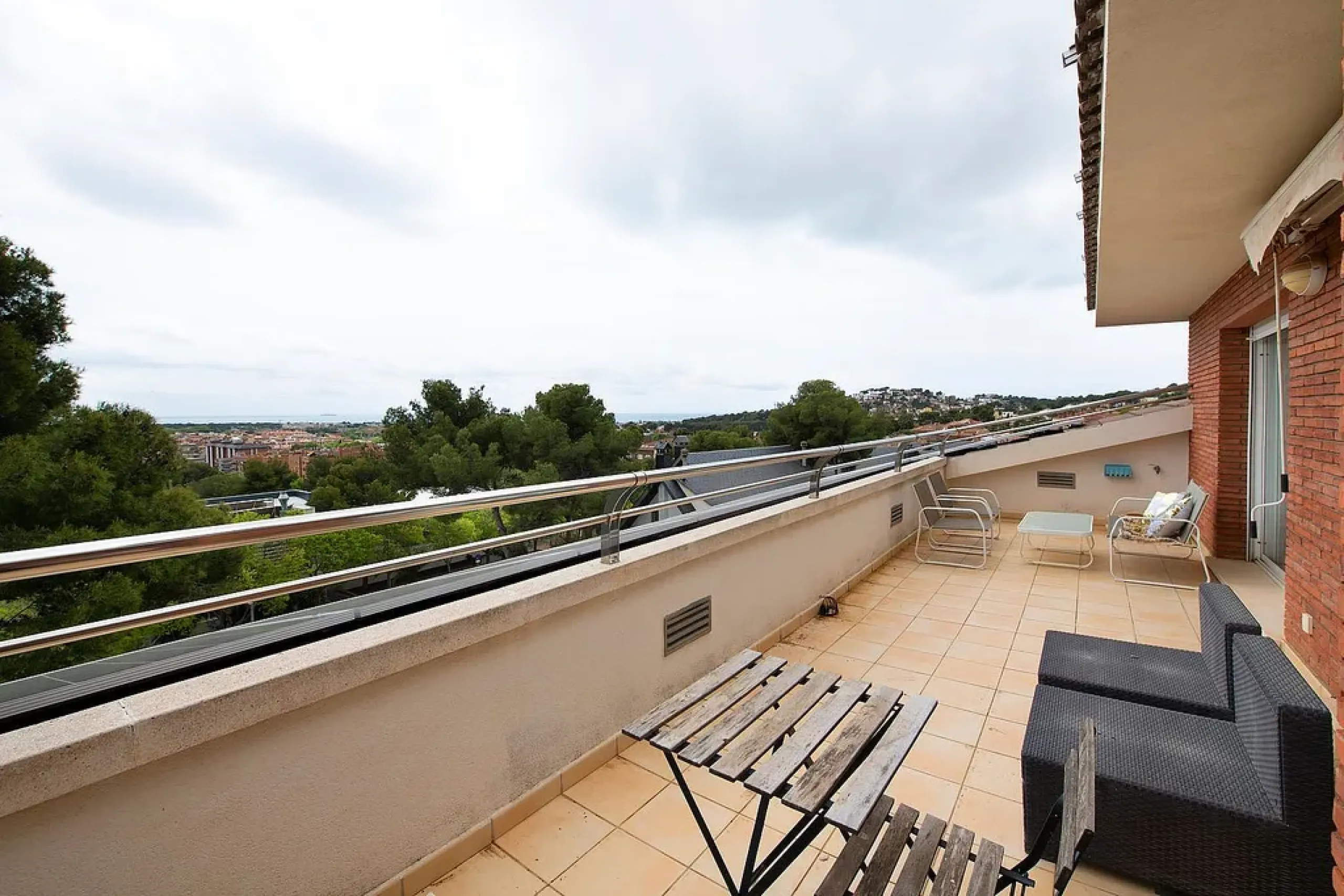 Modern House with Garden and Pool in Castelldefels, Barcelona