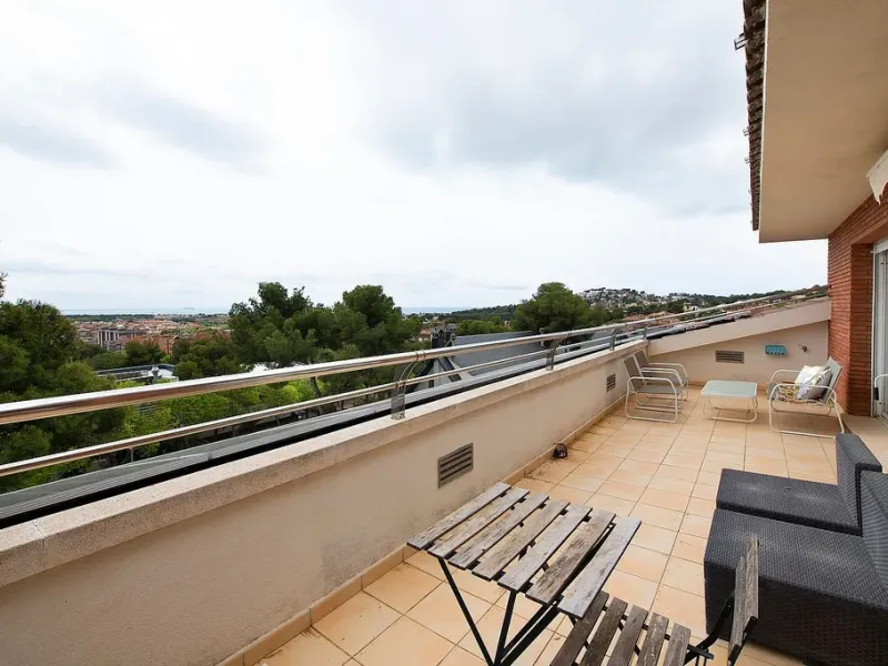 Modern House with Garden and Pool in Castelldefels, Barcelona