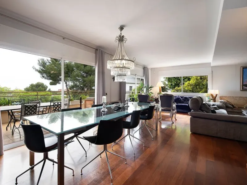 Modern House with Garden and Pool in Castelldefels, Barcelona