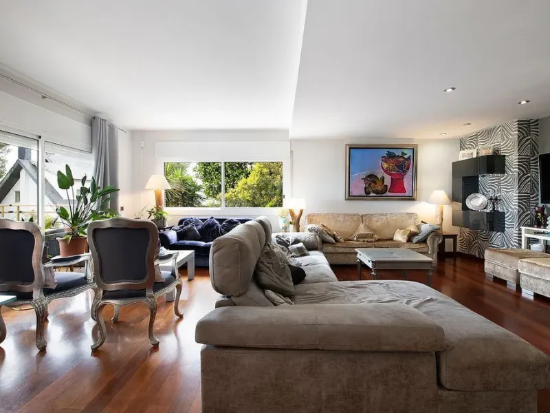 Modern House with Garden and Pool in Castelldefels, Barcelona