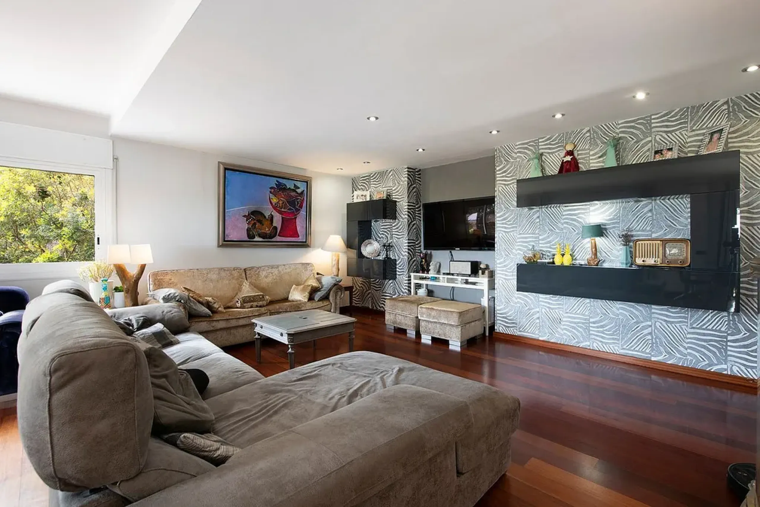 Modern House with Garden and Pool in Castelldefels, Barcelona