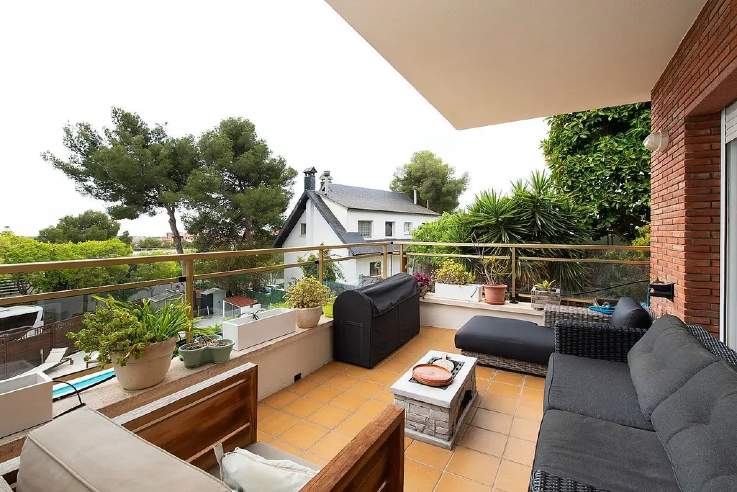 Modern House with Garden and Pool in Castelldefels, Barcelona