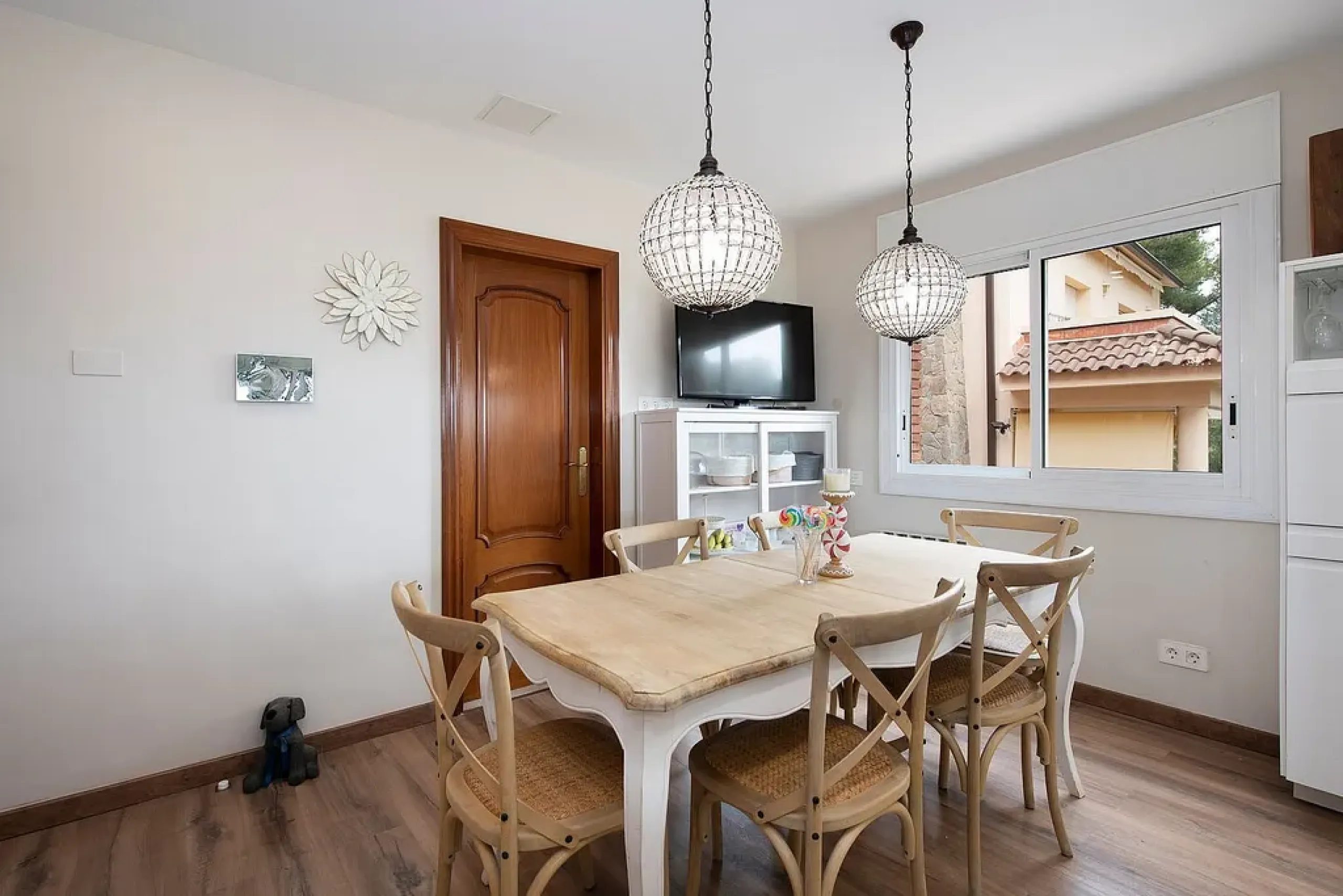 Modern House with Garden and Pool in Castelldefels, Barcelona