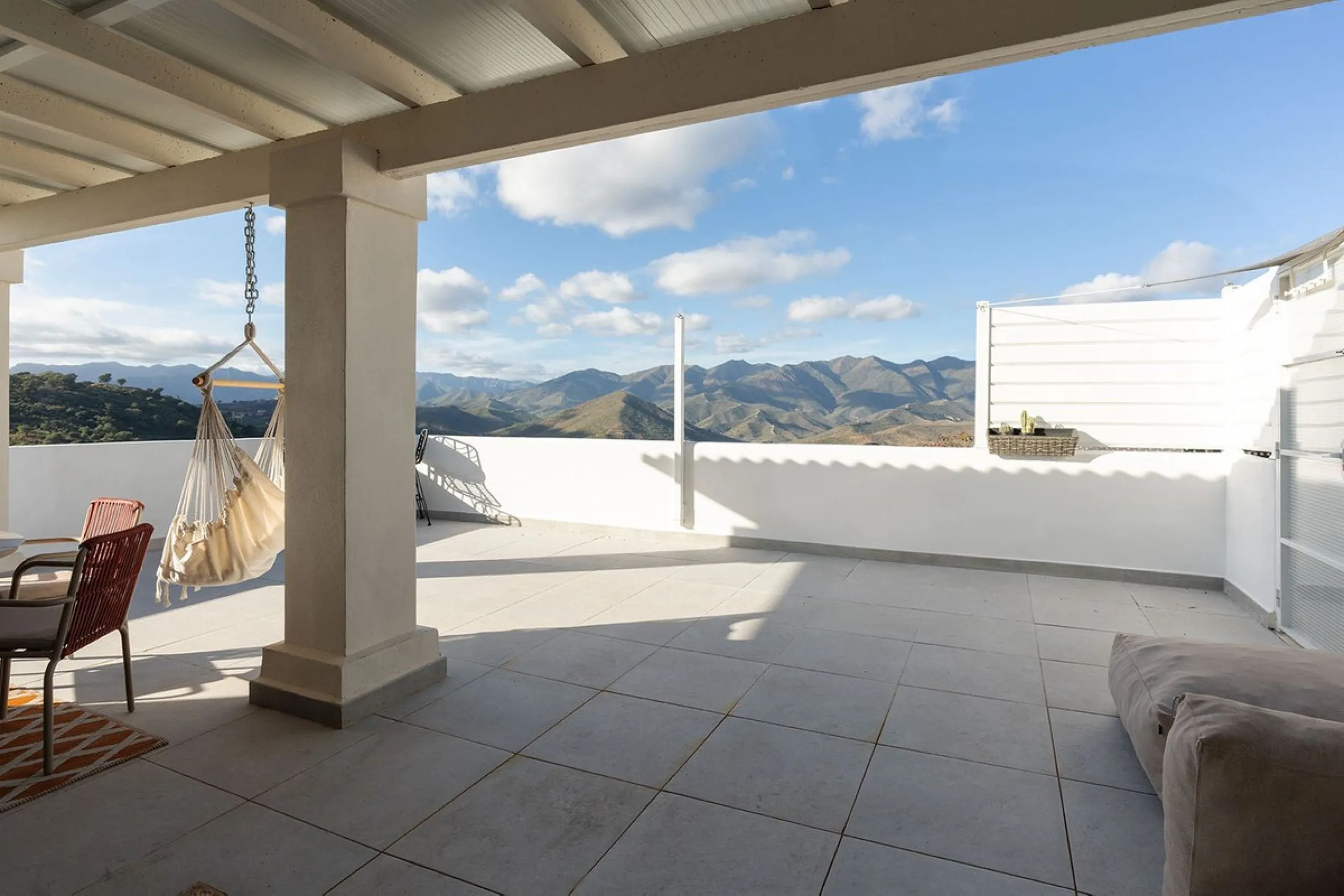 Appartment | Fully Renovated in 2025 | 3 Bedrooms • 3 Bathrooms • 150 m² Interior • 125 m² Exterior • Sunset Views