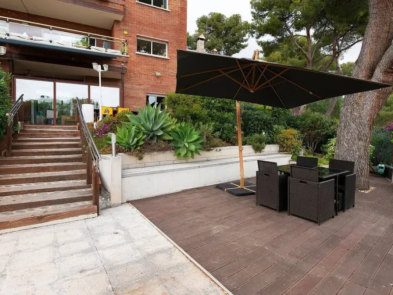 Modern House with Garden and Pool in Castelldefels, Barcelona
