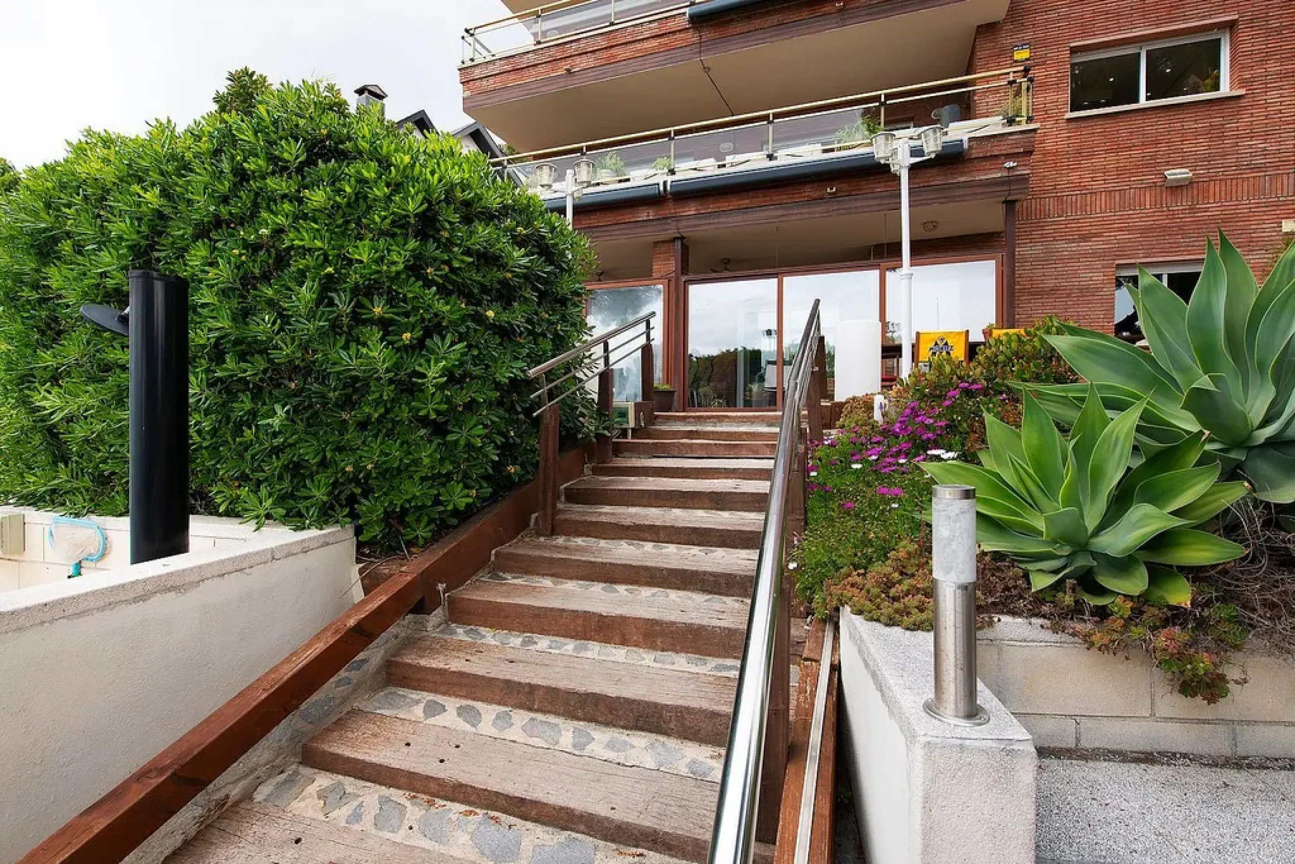 Modern House with Garden and Pool in Castelldefels, Barcelona