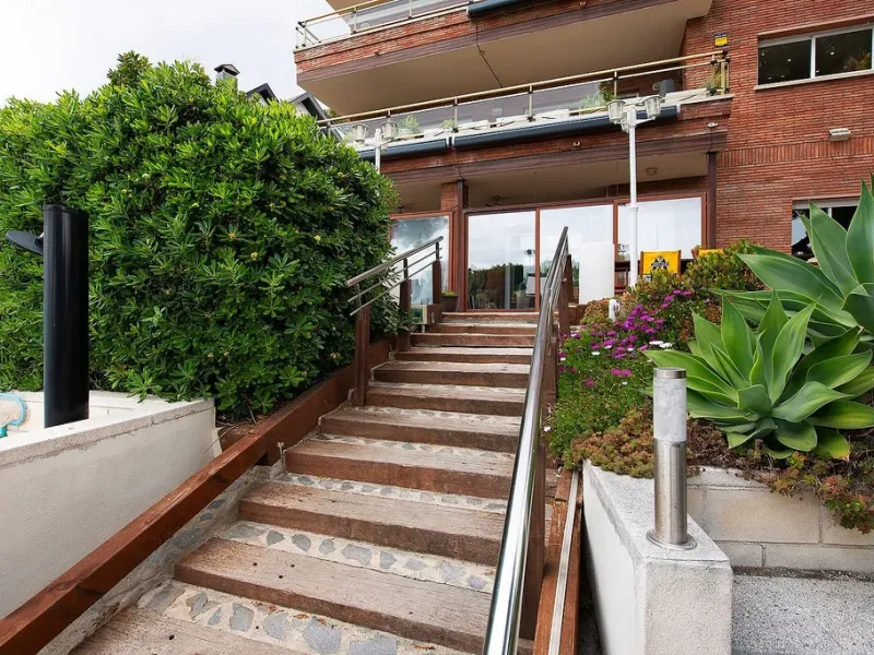 Modern House with Garden and Pool in Castelldefels, Barcelona