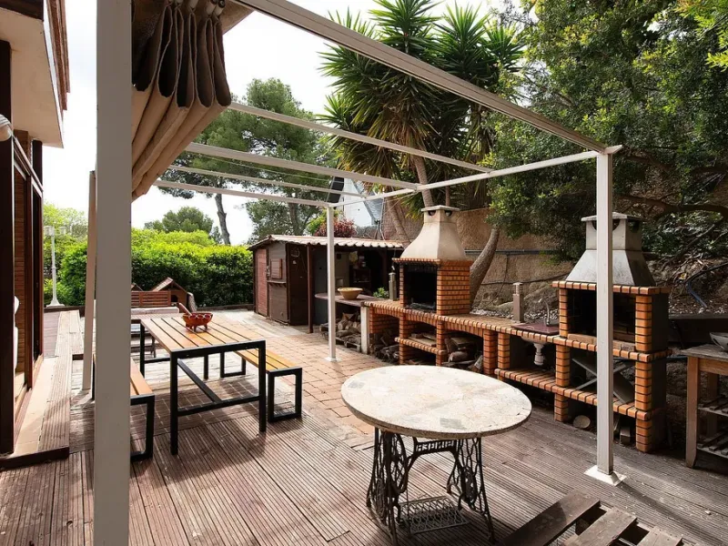 Modern House with Garden and Pool in Castelldefels, Barcelona