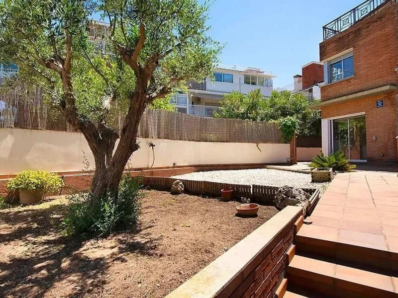  Exclusive Semi-Detached Home in Castelldefels, Barcelona