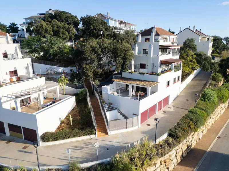 Appartment | Fully Renovated in 2025 | 3 Bedrooms • 3 Bathrooms • 150 m² Interior • 125 m² Exterior • Sunset Views
