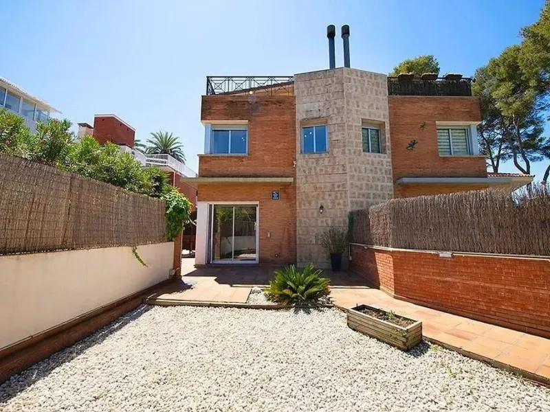  Exclusive Semi-Detached Home in Castelldefels, Barcelona