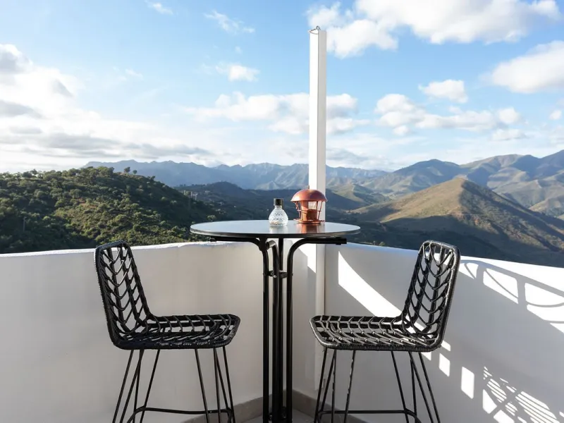 Appartment | Fully Renovated in 2025 | 3 Bedrooms • 3 Bathrooms • 150 m² Interior • 125 m² Exterior • Sunset Views