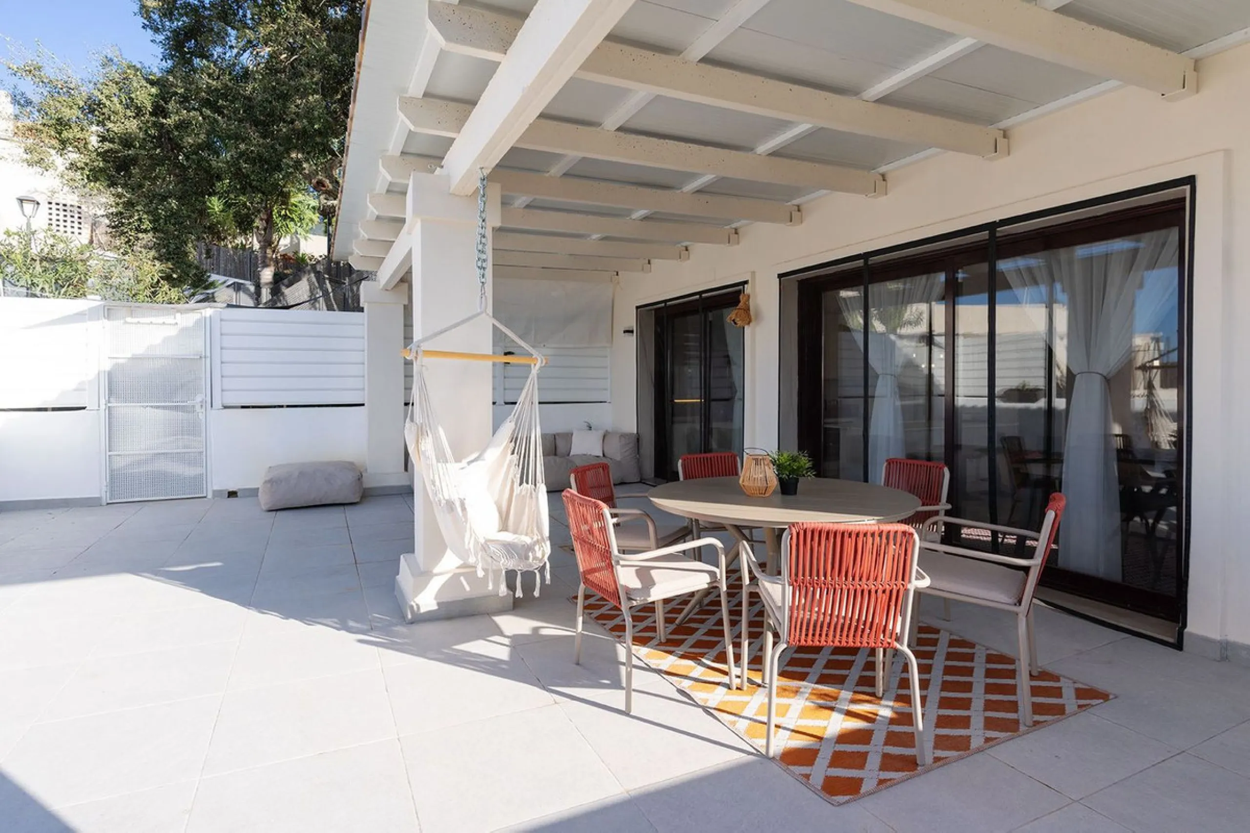 Appartment | Fully Renovated in 2025 | 3 Bedrooms • 3 Bathrooms • 150 m² Interior • 125 m² Exterior • Sunset Views