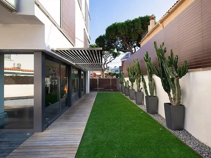 Exclusive Coastal House in La Pineda, Casteldefels, Barcelona