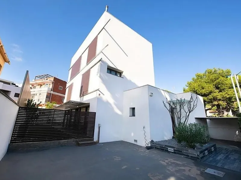 Exclusive Coastal House in La Pineda, Casteldefels, Barcelona