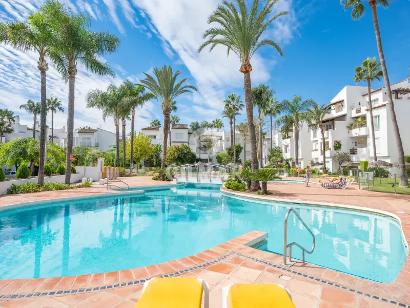 Apartment in Estepona Este - Málaga