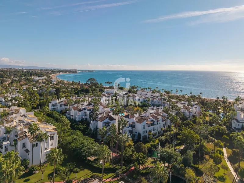Apartment in Estepona Este - Málaga