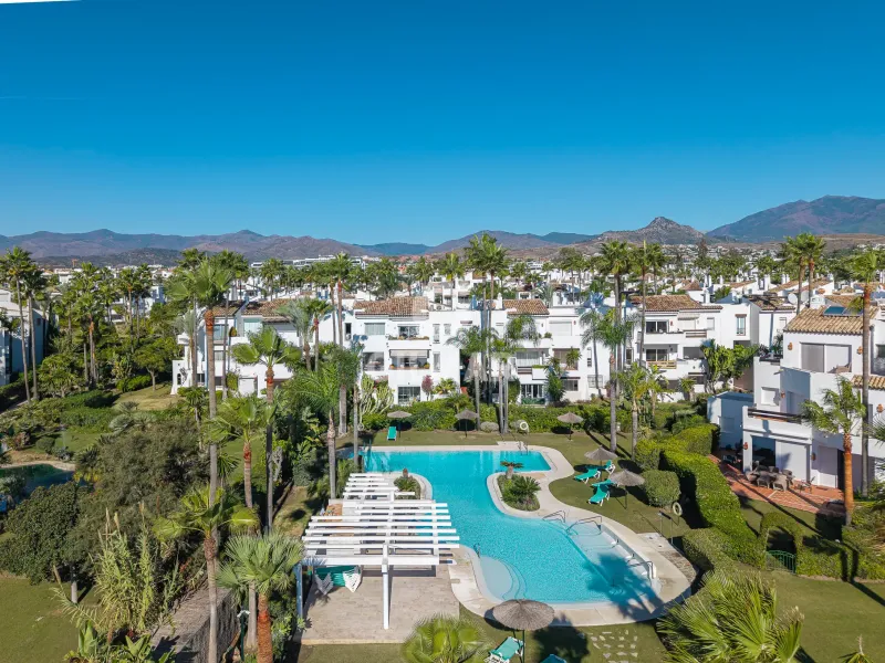 Apartment in Estepona Este - Málaga