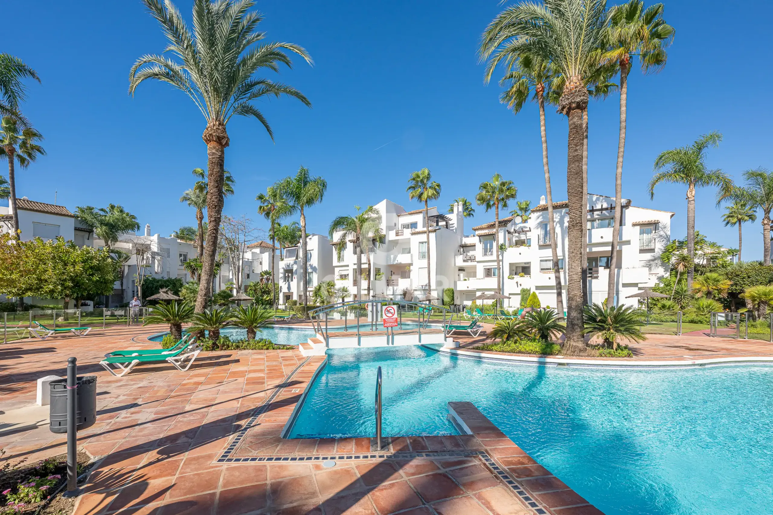 Apartment in Estepona Este - Málaga