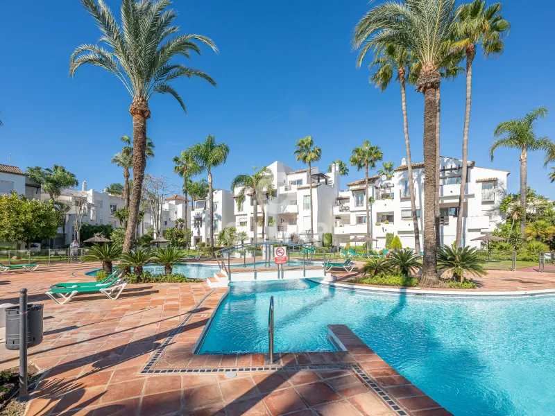 Apartment in Estepona Este - Málaga