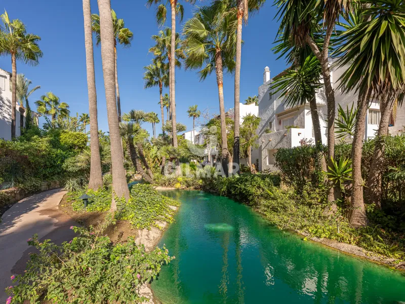 Apartment in Estepona Este - Málaga