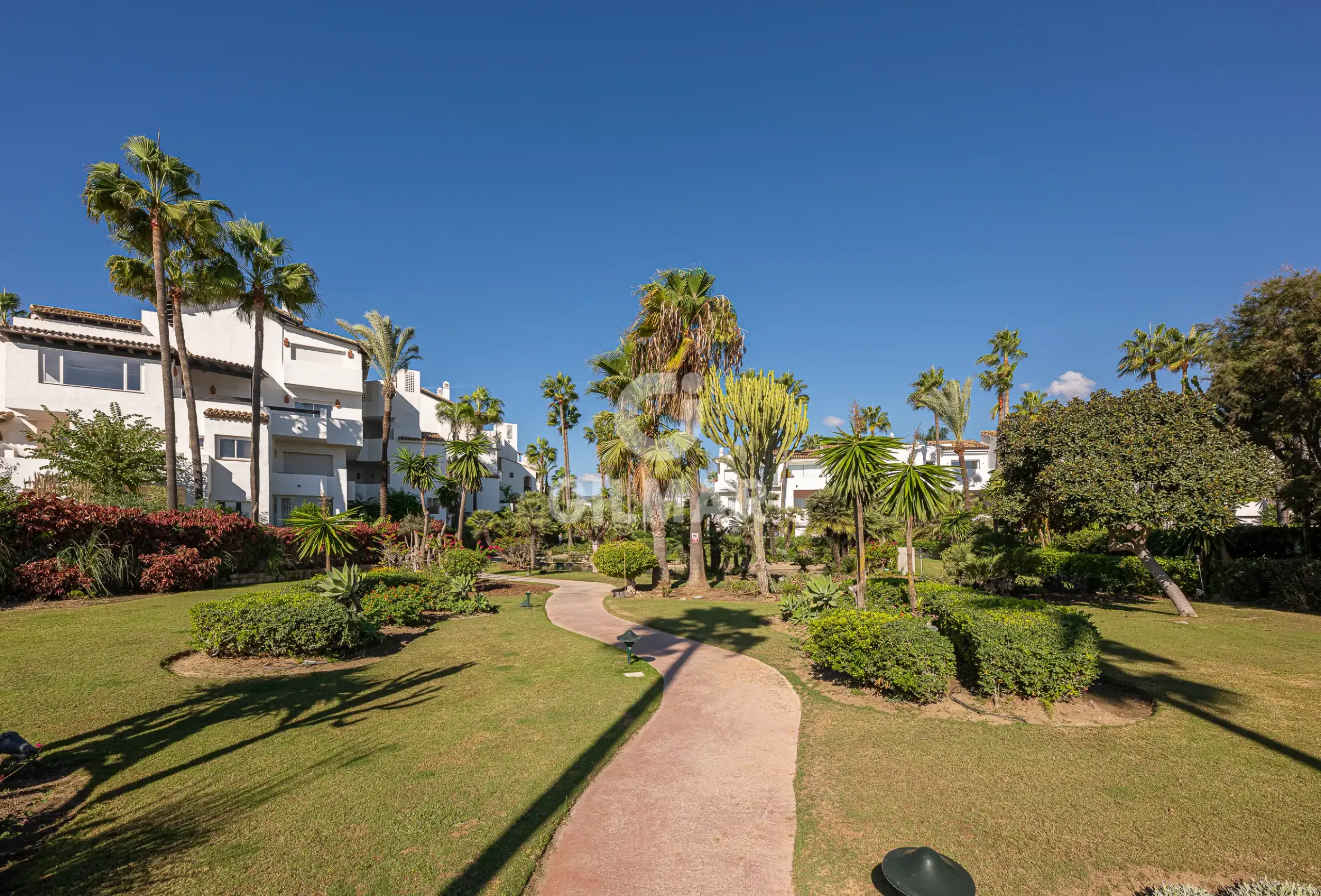 Apartment in Estepona Este - Málaga