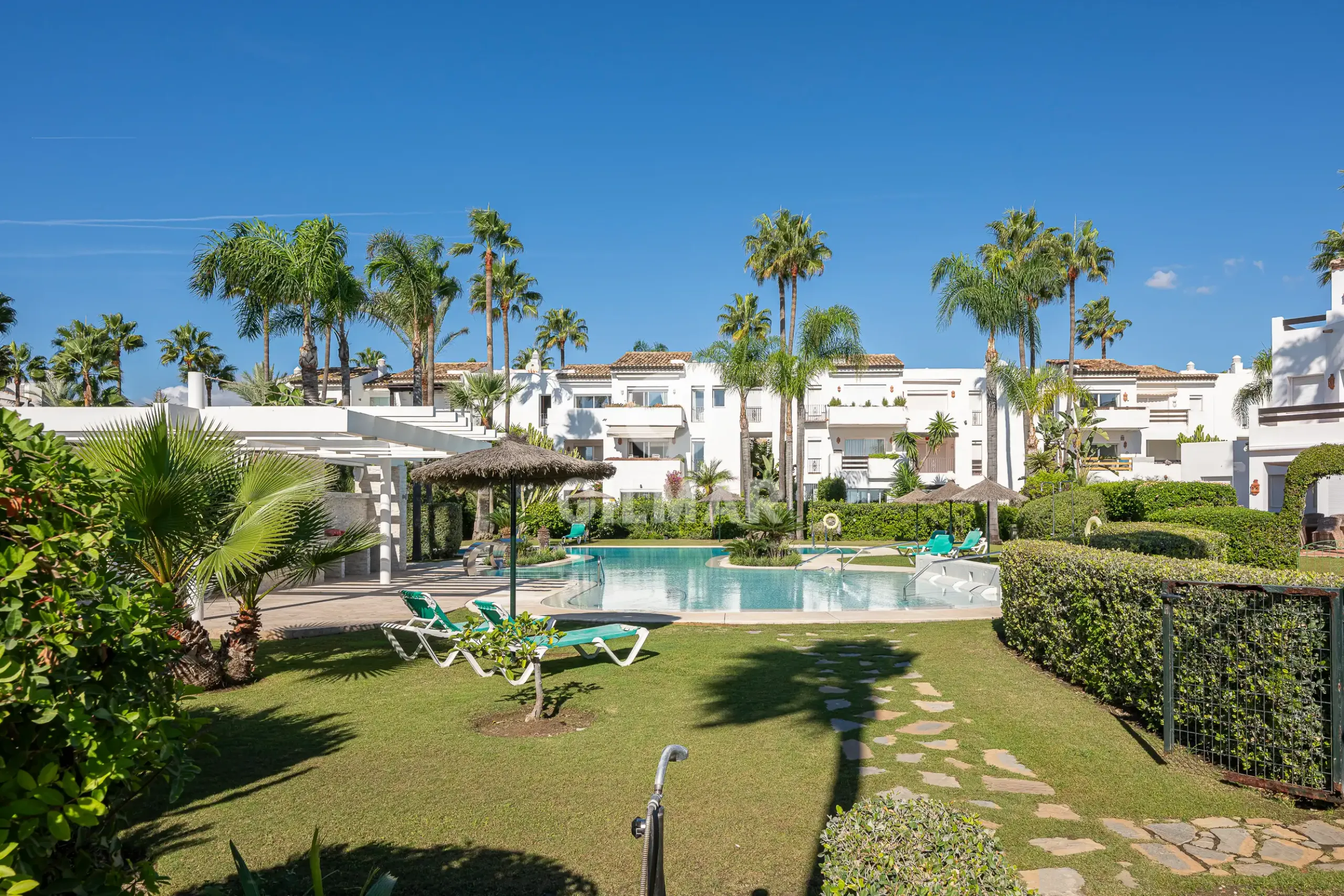Apartment in Estepona Este - Málaga