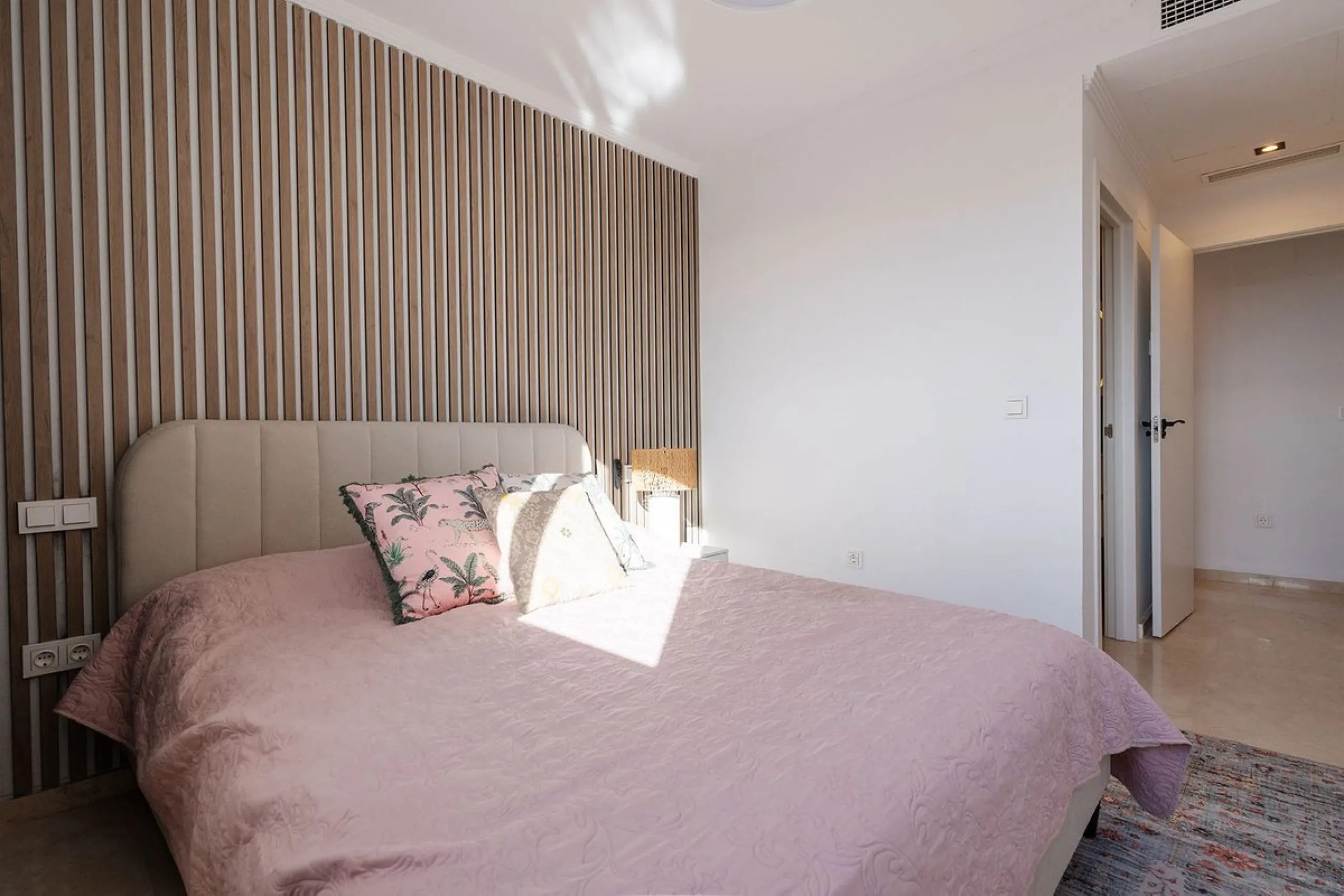 Appartment | Fully Renovated in 2025 | 3 Bedrooms • 3 Bathrooms • 150 m² Interior • 125 m² Exterior • Sunset Views