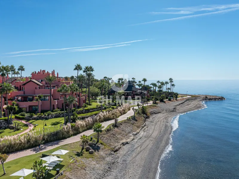 Duplex penthouse in Estepona Este - Málaga
