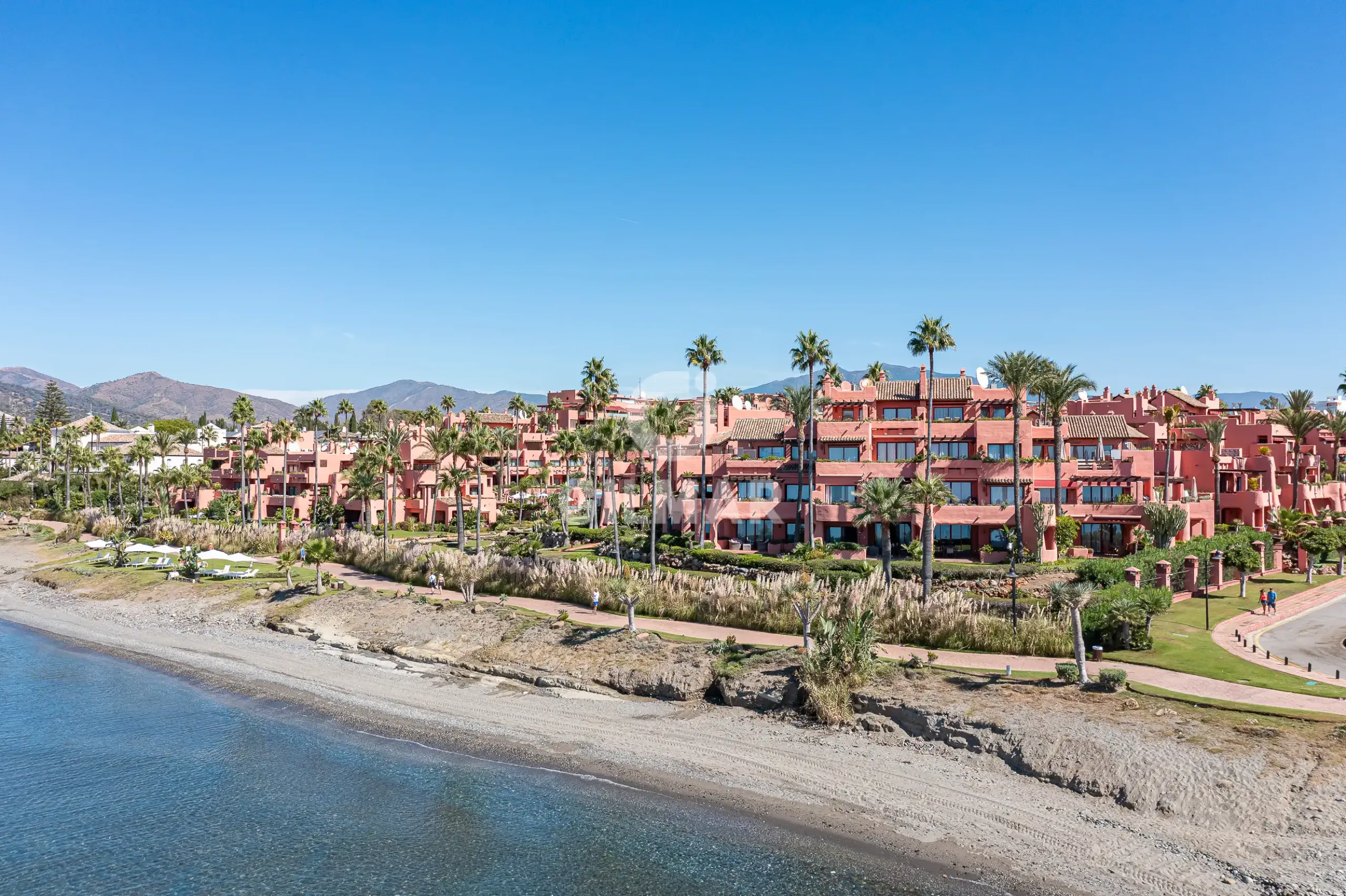 Duplex penthouse in Estepona Este - Málaga